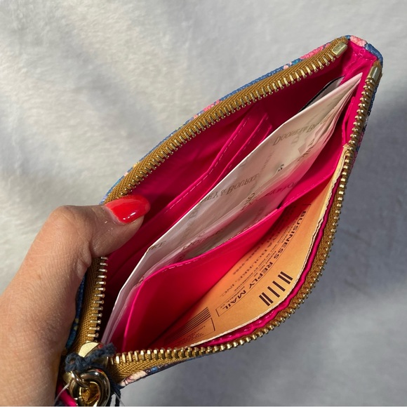 Epcot International Flower & Garden Festival 2021 Dooney & Bourke Wristlet NWT - Picture 7 of 8
